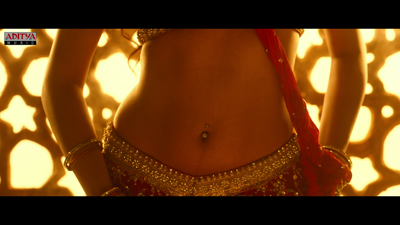 Sreeleela sets the screen on fire in the Vayyari Song from Junior! The extreme navel kiss scene is trending hard, leaving fans breathless. Watch the viral moment everyone is talking about.