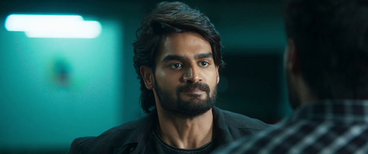 Bhaje-Vaayu-Vegam-2024-WEBRip-Hindi-Telugu-720p-x264-AVC-HE-AAC-2-0-ESub-mkv-0002