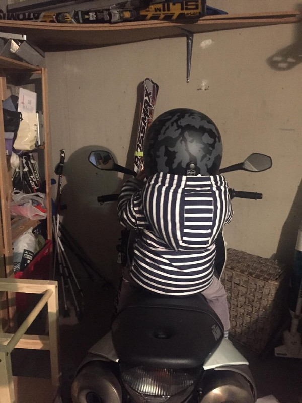 869B16E8-4F6C-4B35-BA33-C945167E67FA