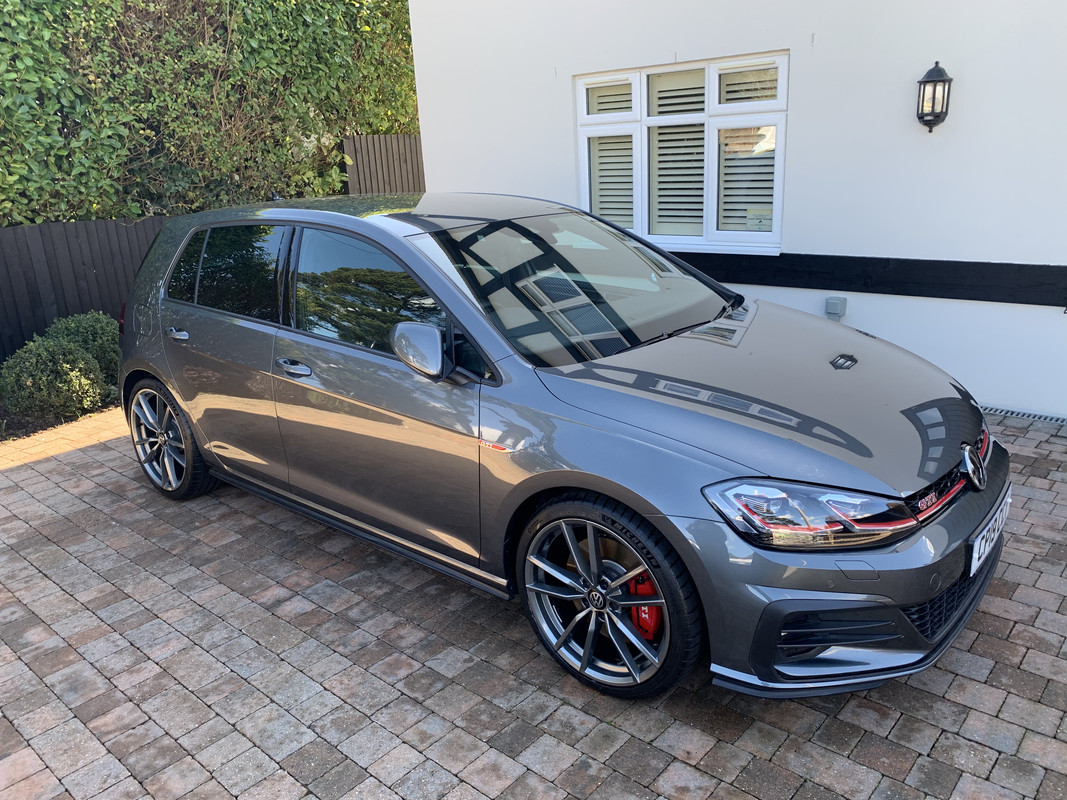 E0D12D09-7B25-47F6-B74B-8867977869E9