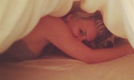 [Image: kaley-cuoco-new-topless.jpg]
