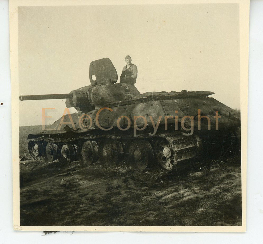 Russland Ukraine T-34 Panzer Tank Kämpfe Foto