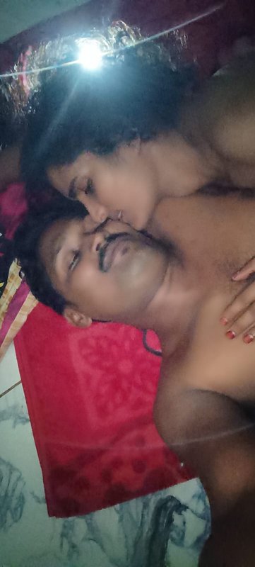 Hottest Couple Desi Wife Hot Boobs Kissing Sucking Dick Videos+Pics 2 IMG-1.jpg