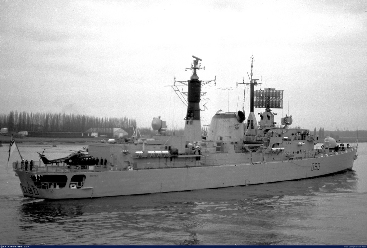 HMS Sheffield (D80)-17
