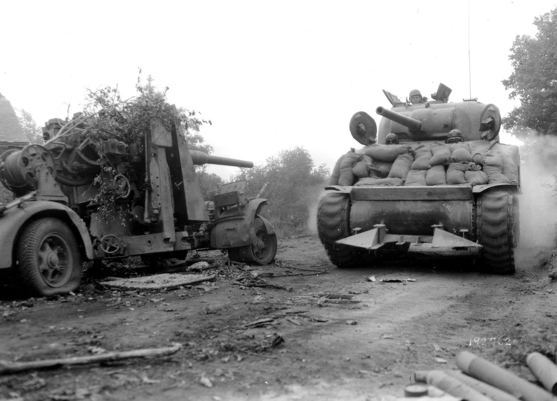 M4_Sherman_88Flak_36