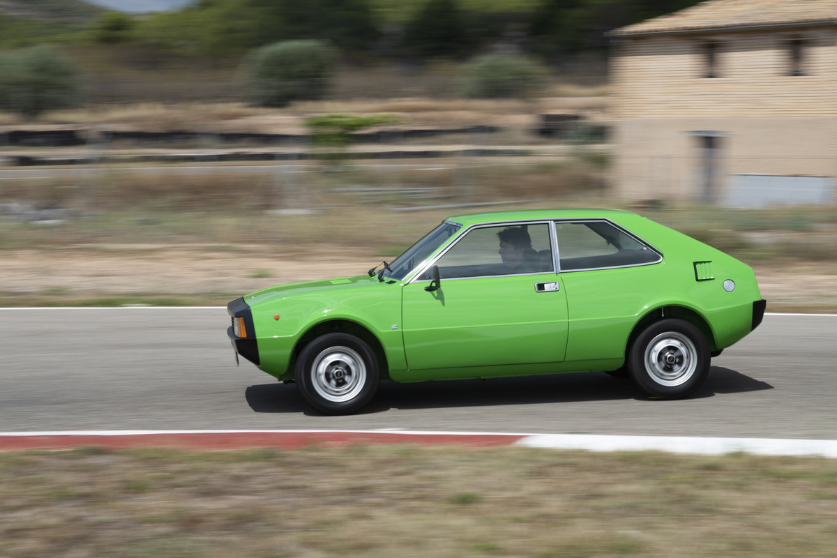 SEAT-essence-70-years-concentrating-sportiness-in-a-compact-size_04_HQ