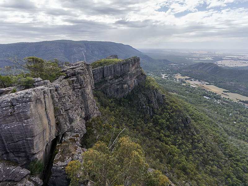 Ilustrasi pemandangan di Taman Nasional Grampians