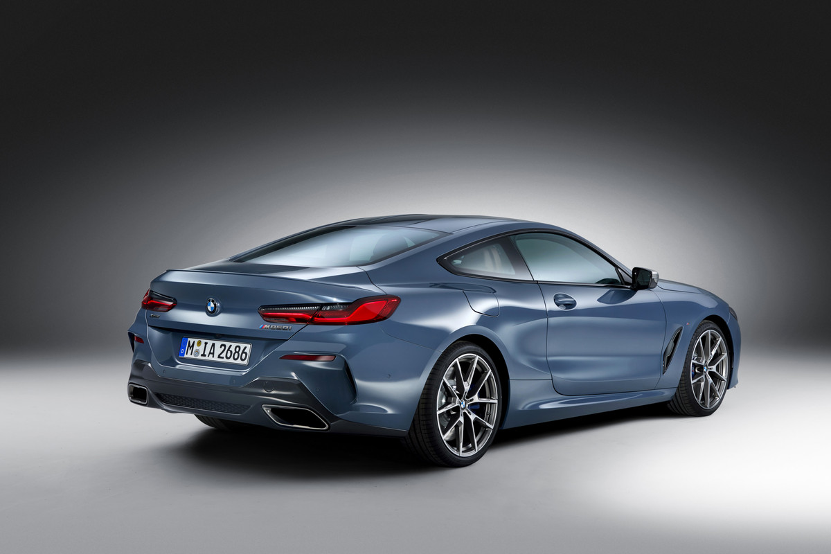 P90306642_highRes_the-all-new-bmw-8-se