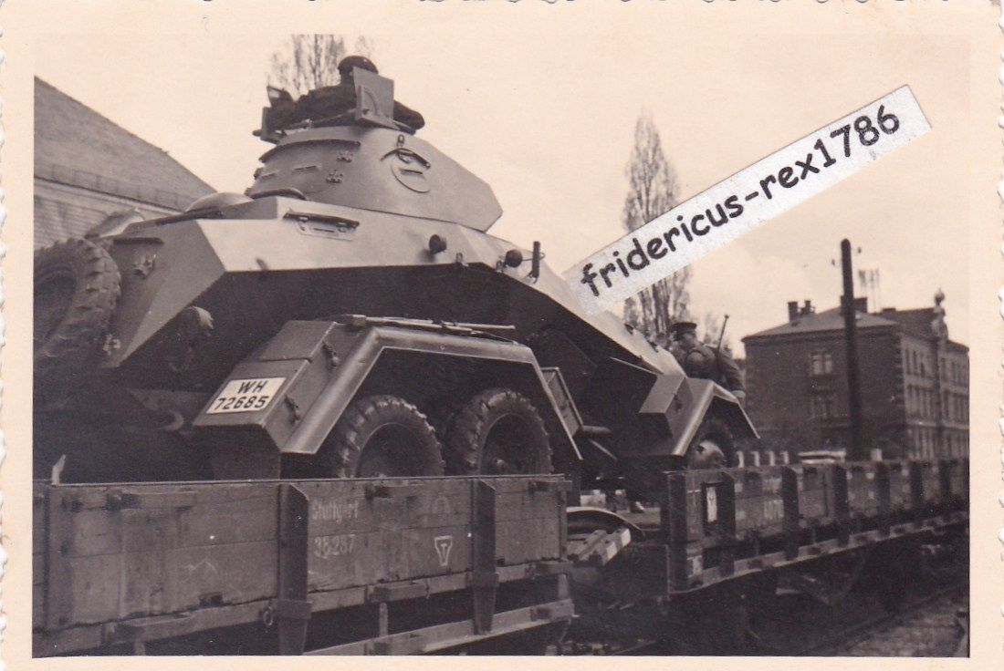Foto Panzerspähwagen Sd.Kfz 231 Bahntransport ku