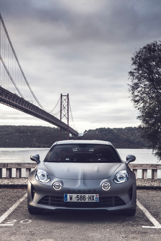 21234955_2019_-_ALPINE_A110S_tests_drive_in_Portugal