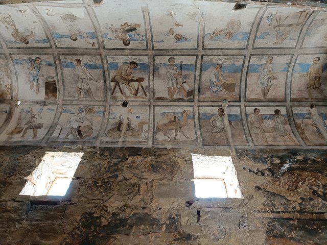https://i.postimg.cc/5N8d6djd/Qusair-Amra-14.jpg