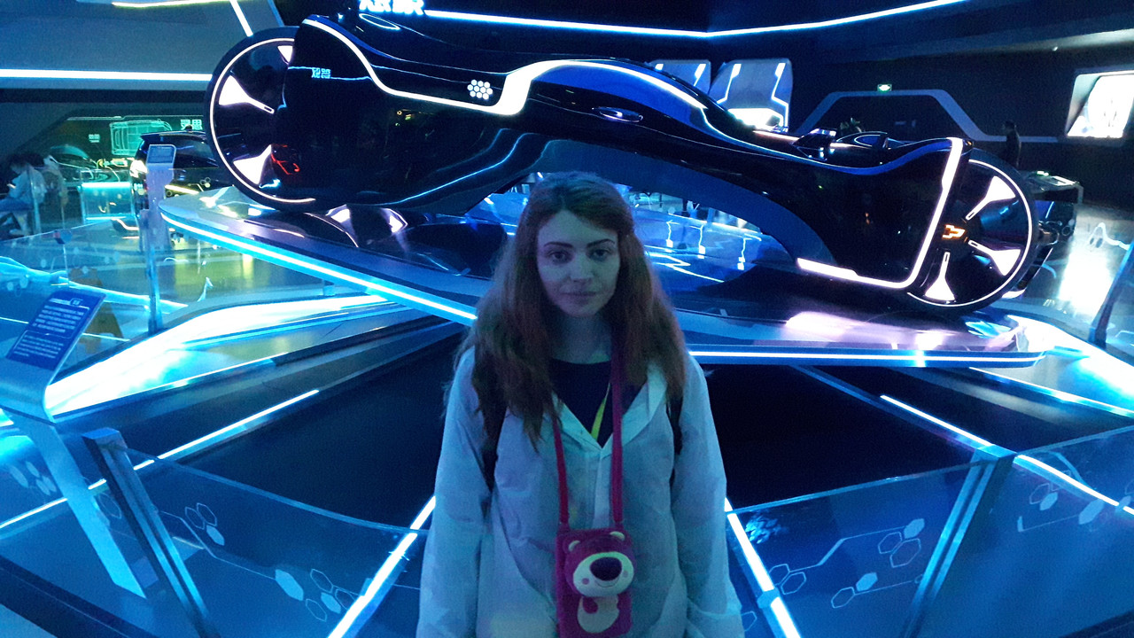 FILMSKA ATRAKCIJA: TRON LIGHTCYCLE POWER RUN [piše Iva Brčić]