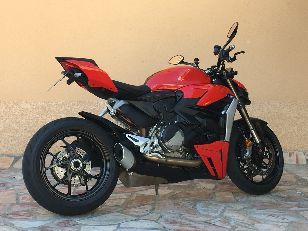 A27A493D-2FBC-4546-B78E-BDC07CCB6196