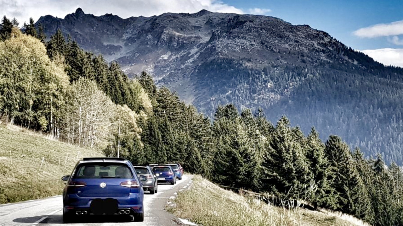 AEE4B94C-B784-43B7-BE6D-8F854E852948