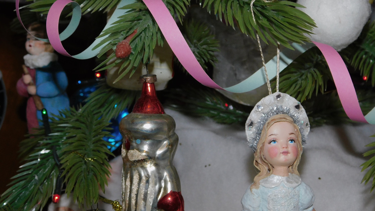 Витрина, подоконник у Стояны 016