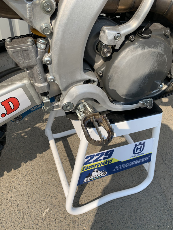 FD41826A-8F87-4132-9099-18CB683C1535