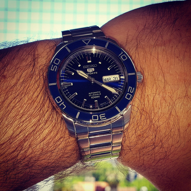 Seiko 5 SNZH53 Cal. 7S36 100M (2)