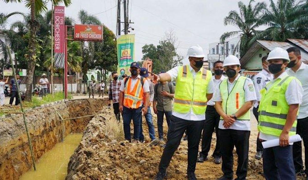 Proyek Drainase Terbengkalai, Warga Medan Keluhkan Akses & Keselamatan
