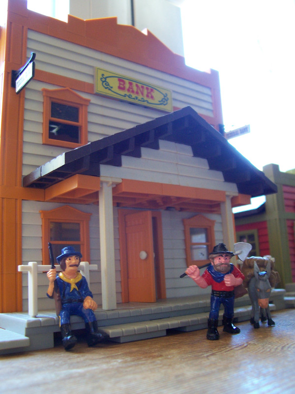 Banco_y_sheriff_1