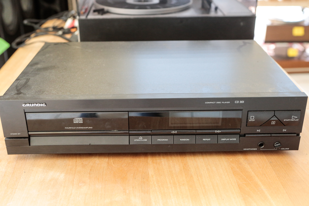 [Bild: Grundig-CD-301-jcs-0001.jpg]