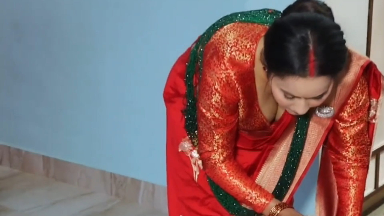 beautiful nepali aunty sexy cleavage in red saree.mp4_snapshot_00.00.632