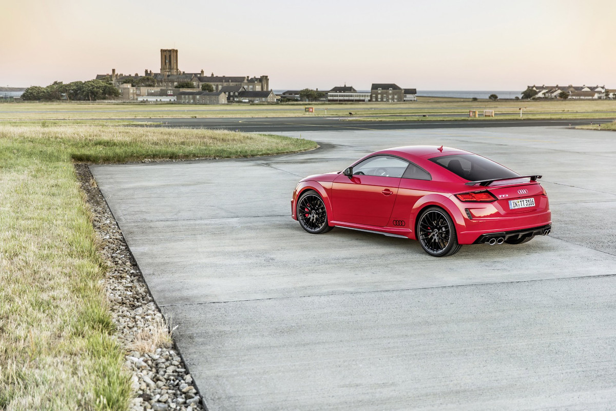 2020 Audi TTS competition (1)