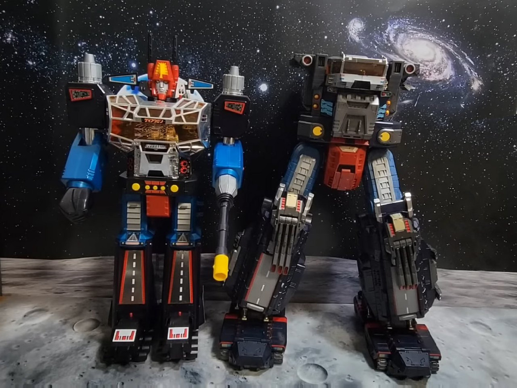 https://i.postimg.cc/5NMLx0vj/diaclone-robot-base-comparison.jpg