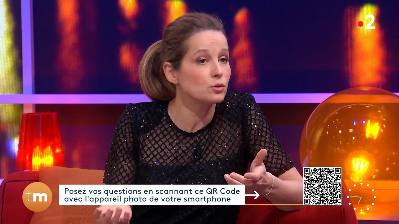 Maud Descamps 2021-12-26.mp4_snapshot_01.17_[2021.12.29_00.14.31]
