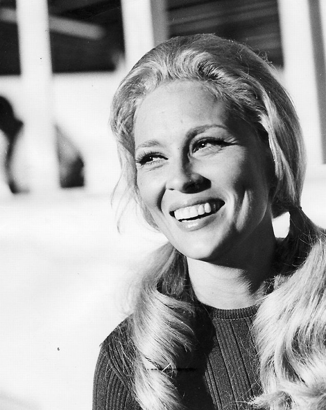 Faye_Dunaway_b14