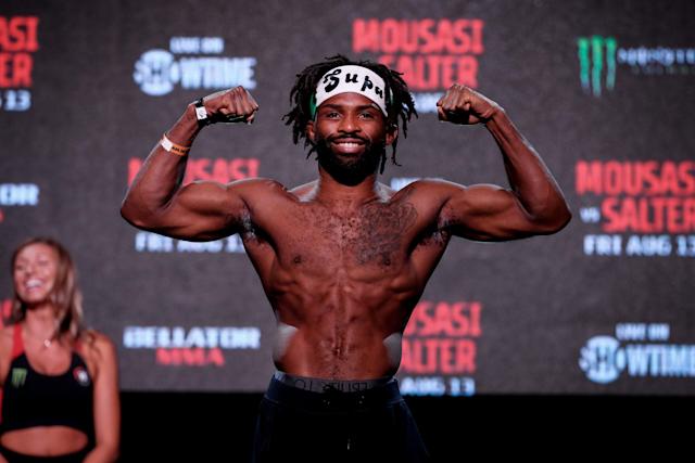 Рауфеон Стотс поднови своя договор с Bellator