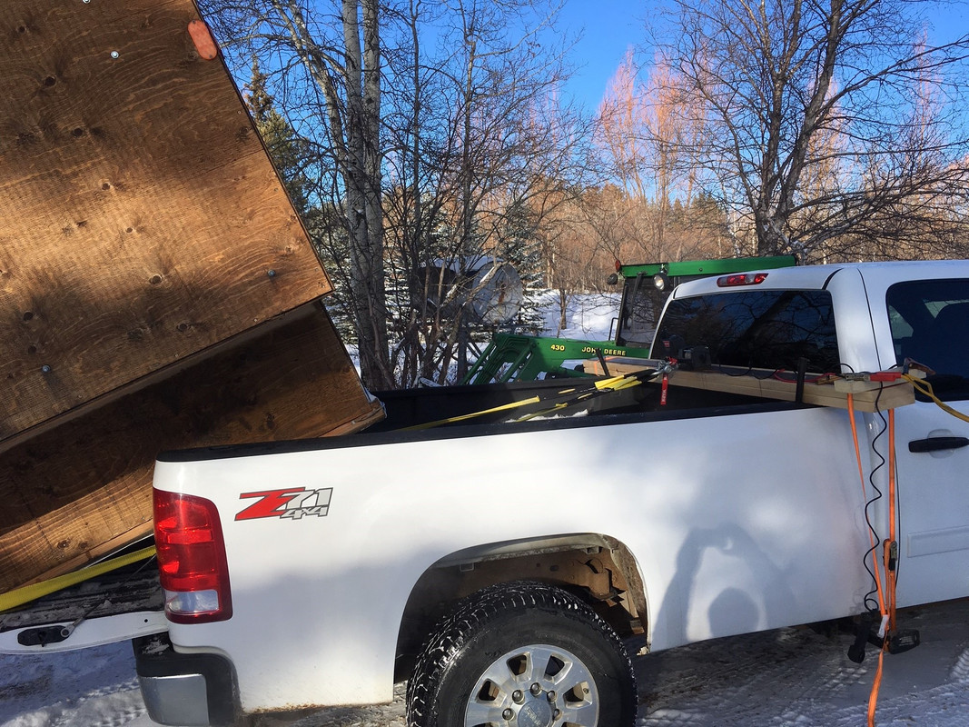 loading ice shack 1 (2)