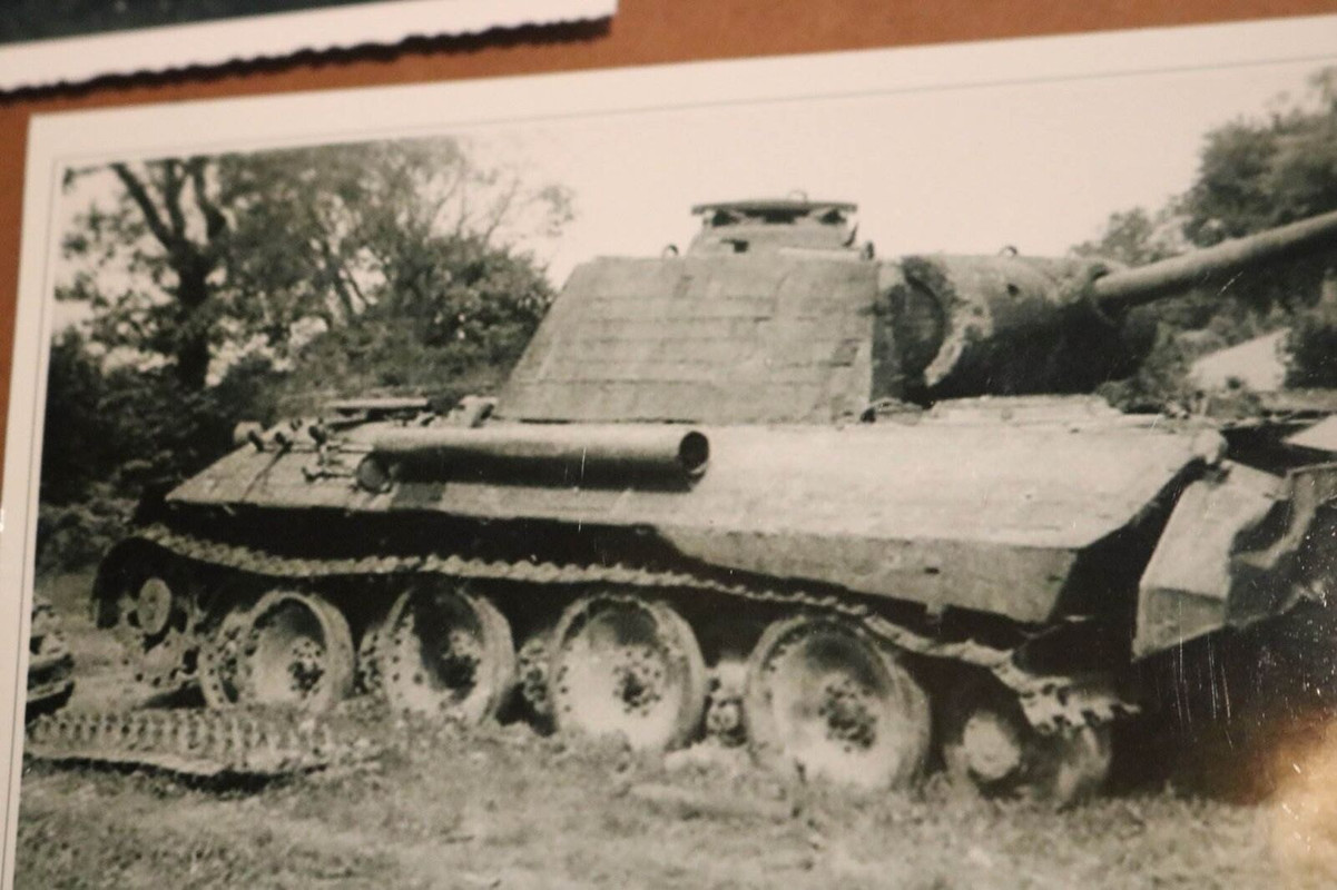 zerstörter Panzer Panther SdKfz (1)