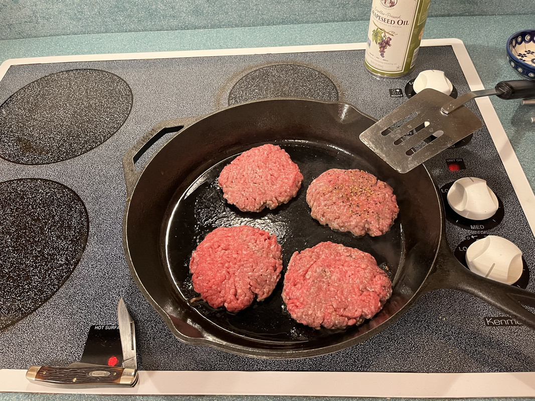 Skillet-burgers-8-9-24-1.jpg