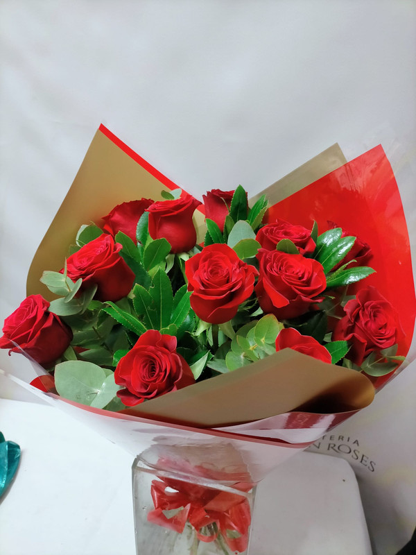 12 Rosas Rojas Pasión