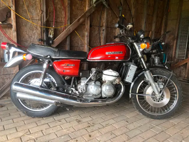 Suzuki gt750A first pic