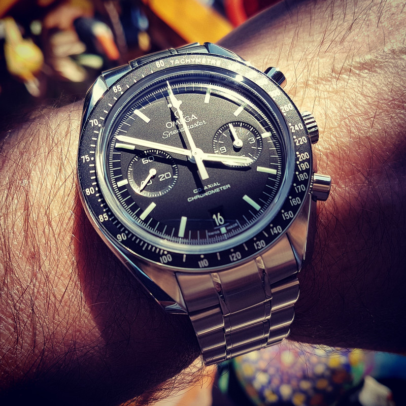 Omega Speedmaster Moonwatch Co-Axial Chronograph 44.25 mm Cal. 9300 (1)