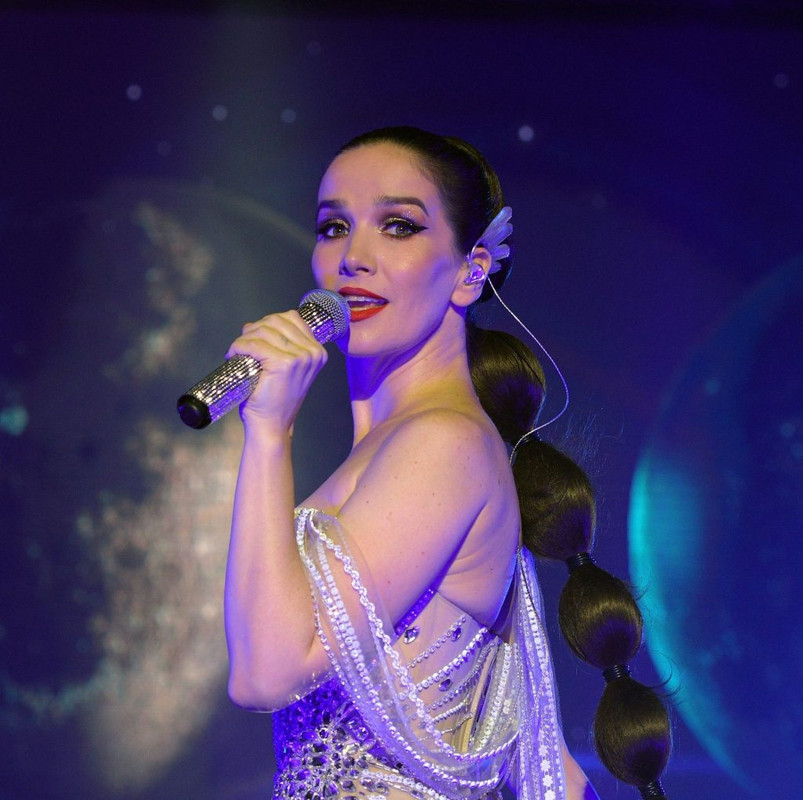 Natalia-Oreiro-Upskirt-STARS-com-20-1024x641-19