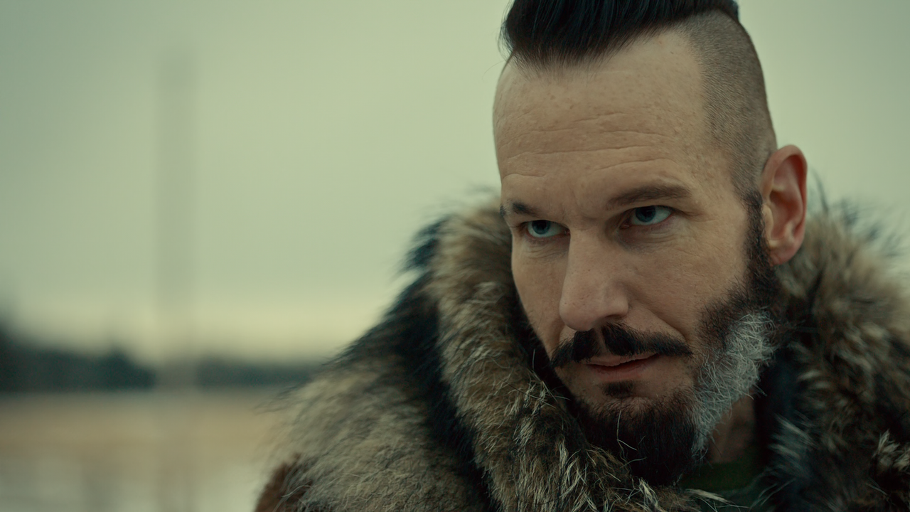 Wynonna.Earp.S01E09.Bury.Me.With.My.Guns.On.1080p.10bit.BluRay.AAC5.1.HEVC-Vyndros.mkv_snapshot_29.1