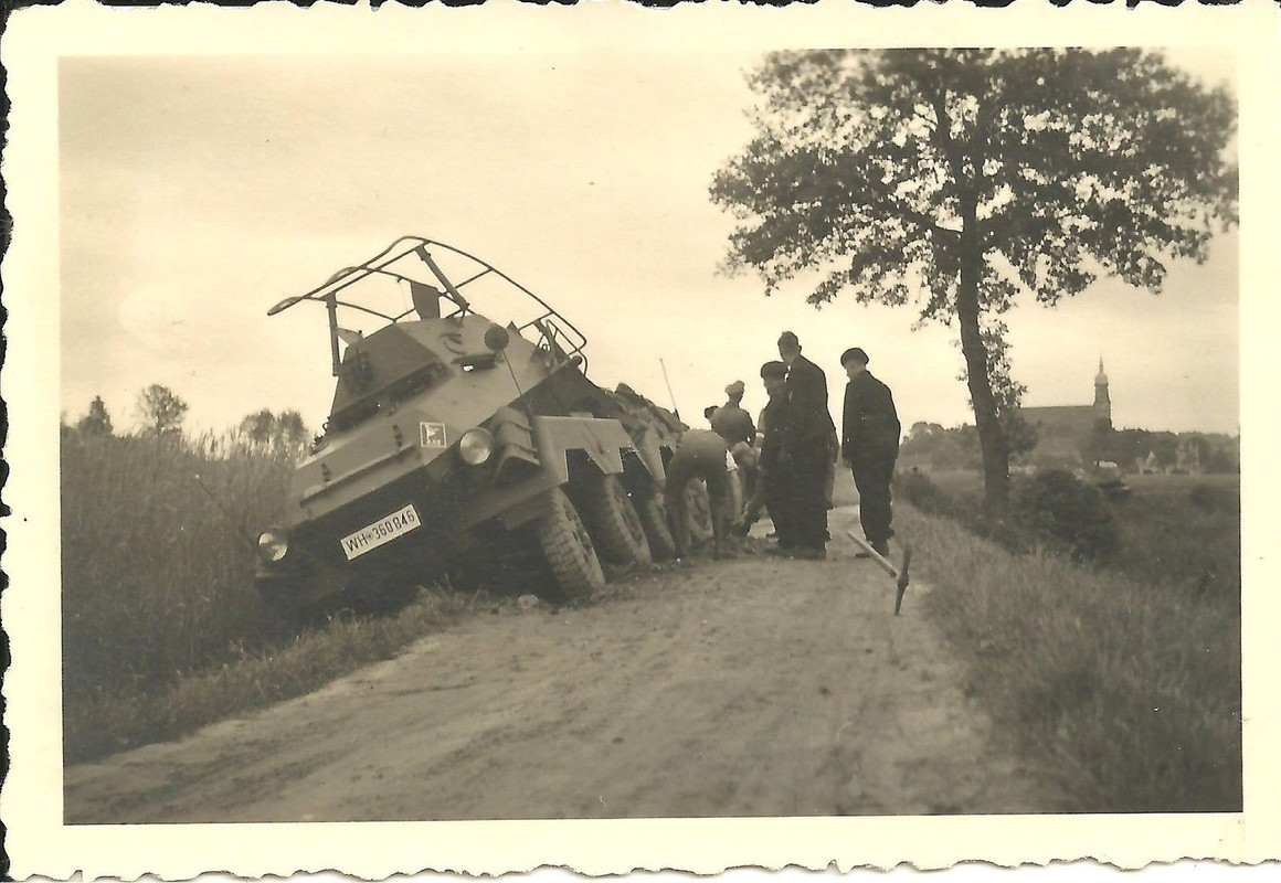 Foto 8 Rad Panzerspäh-Funk Pz AA8 Festgefahren S
