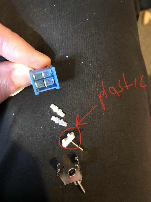 B738BB13-7770-41B6-B954-DA40A7AE732A