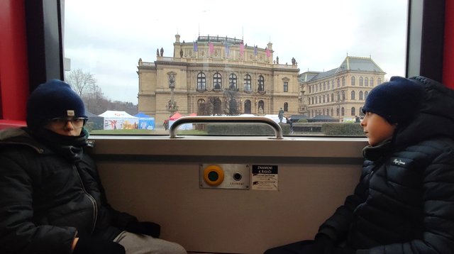 Casa Danzante, Reloj en movimiento y Castillo de Praga - Viena - Bratislava - Praga, Navidad 2024 (41)