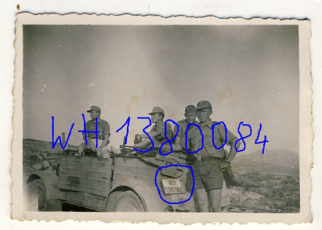 VW-Kübel mit WH-Kennung Griechenland-Einsatz vor