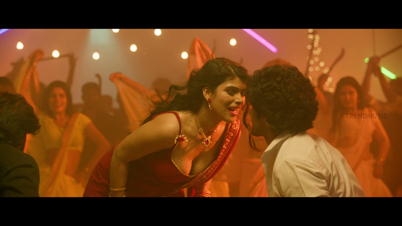 vlcsnap 2025 11 25 23h33m28s931