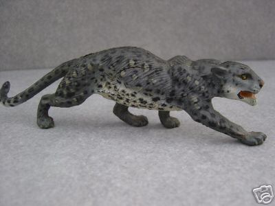 unidentified black panther or jaguar Lineol-130