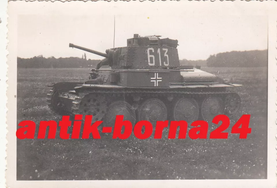 Foto WH Soldat Panzer Tank Pz.Kpfw. 38 (t) Flandern Belgien Einsatz 1940 #127