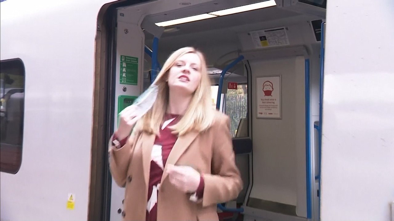 ITV News London_20210513_18001830.ts_snapshot_17.30.462