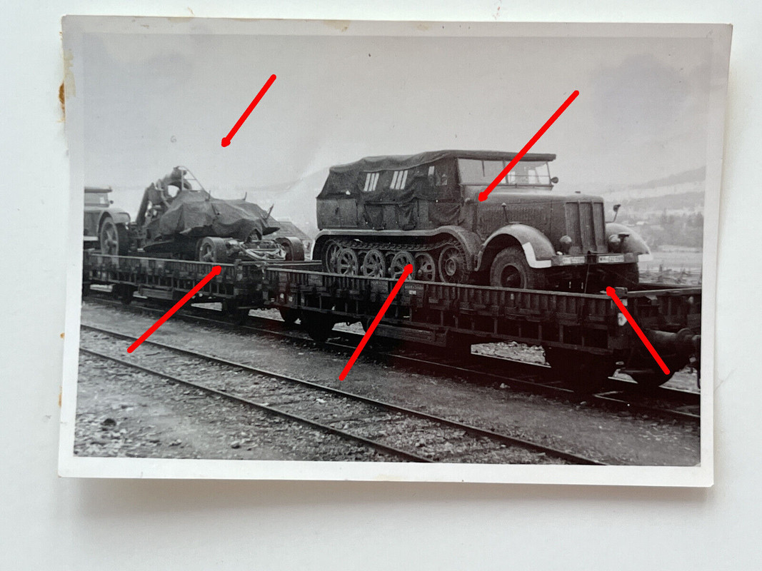 Foto, Halbkette auf Einbahnwaggon, Verladung, Geschütz