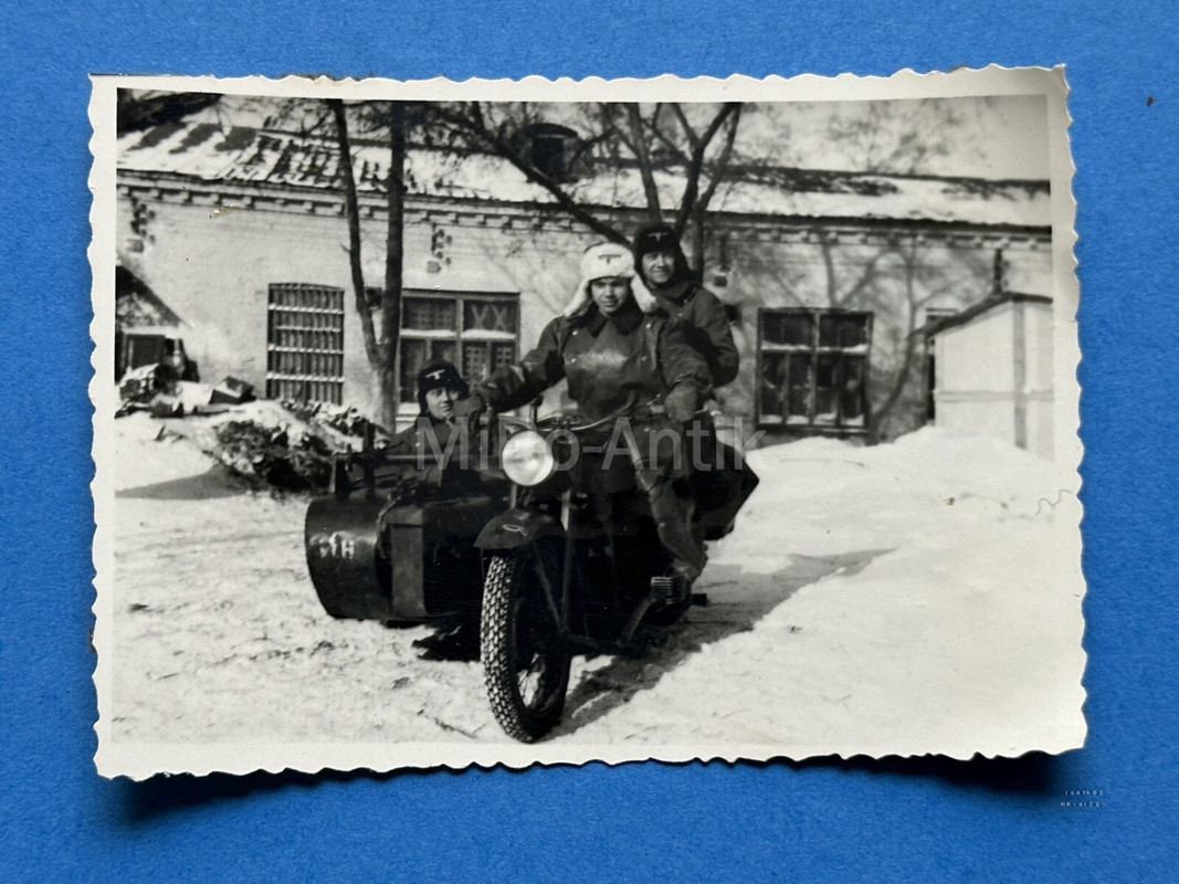 Foto, Wk2, Kradmelder mit Krad Gespann und Wintermütze,1941