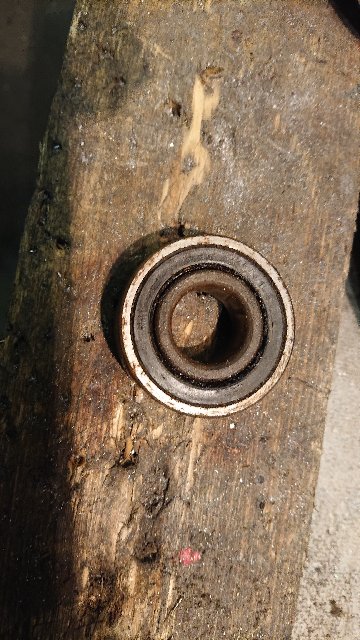 rear hub bearing  DSC-1528