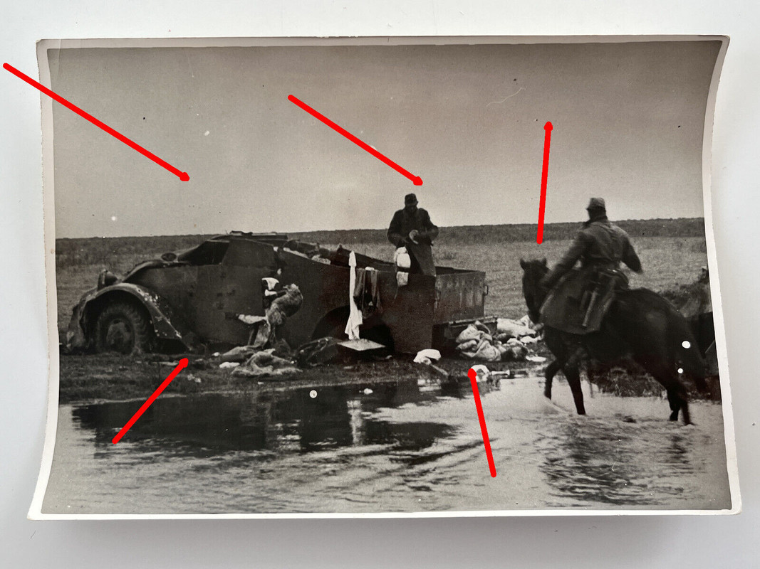 Foto Russland, zerschossener Panzer in der Kalmückensteppe, Radpanzer